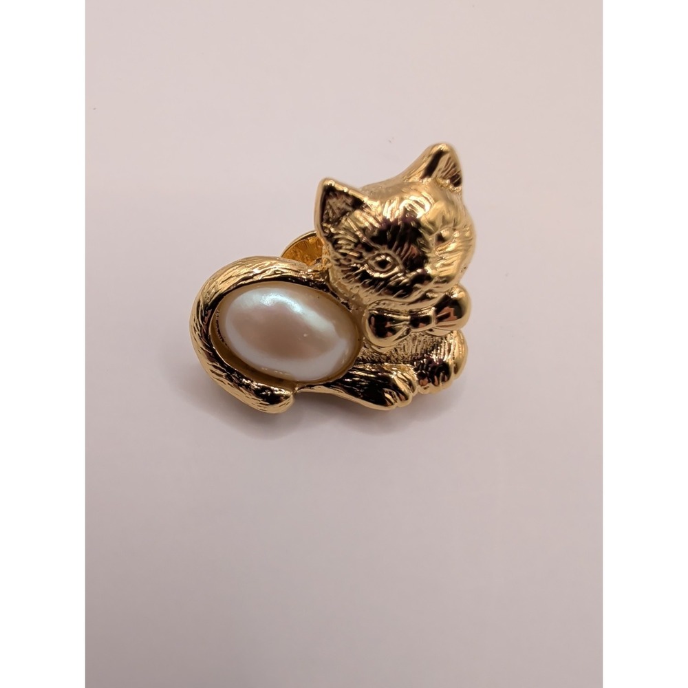 Vtg 1995 Avon Friendly Critters Cat Pin Faux Pearl Belly Bowtie Brooch Jewelry
